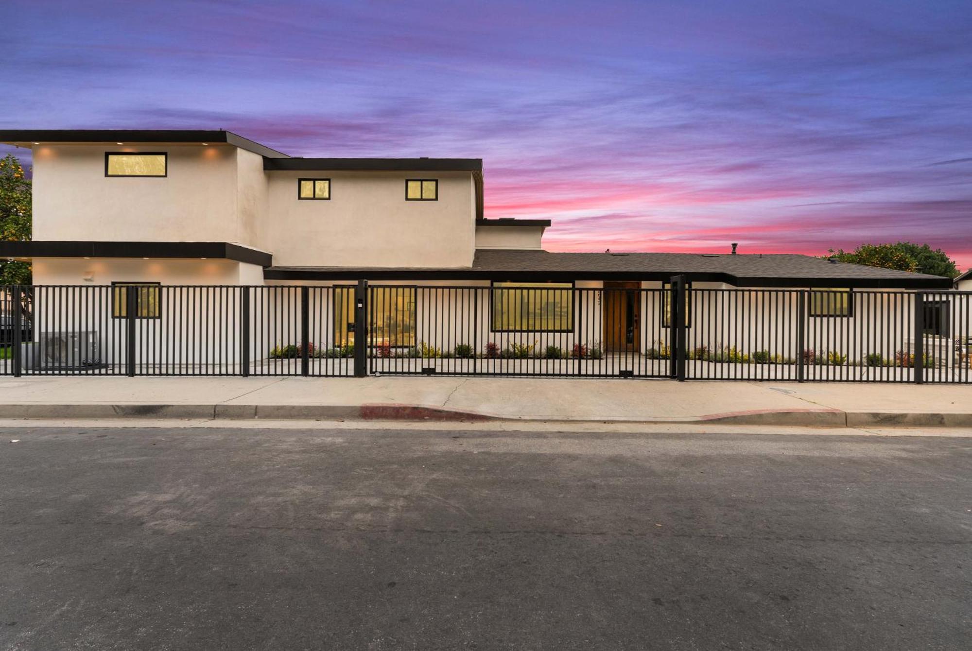 Luxury Living 3Br House With Outdoor Space, Parking Los Angeles Bagian luar foto